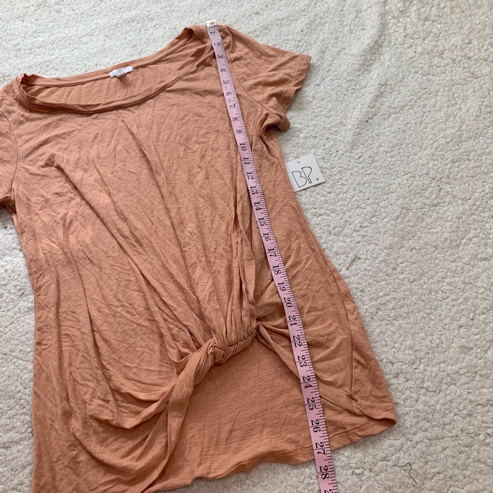 Nwot bp twist front tee tan cork H medium - Picture 4 of 5